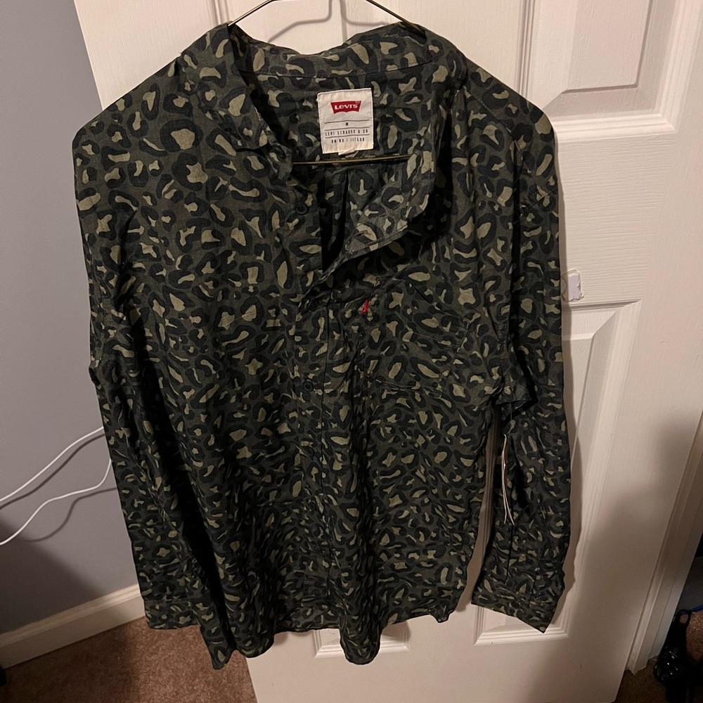 Levi button down leopard shirt